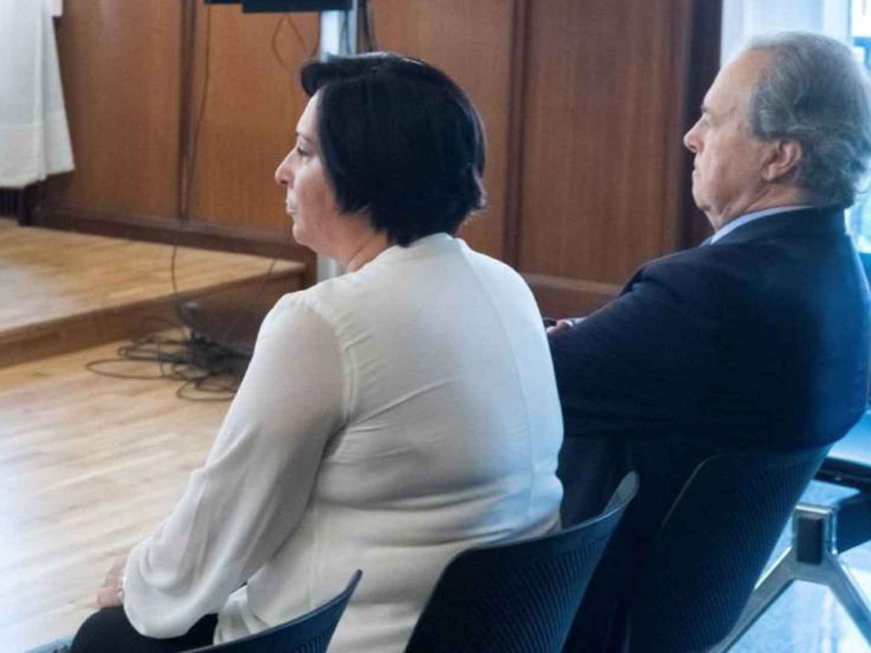 El expresidente de Invercaria Tomás Pérez Sauquillo y la exadministradora de la empresa de aceitunas durante el juicio.