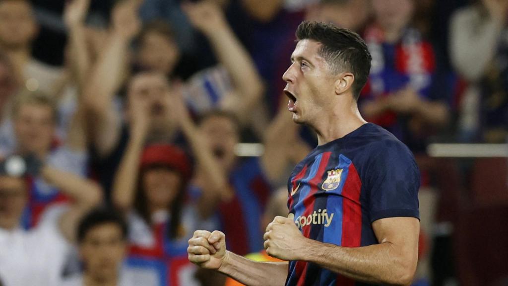 Lewandowski, celebrando un gol con el Barcelona