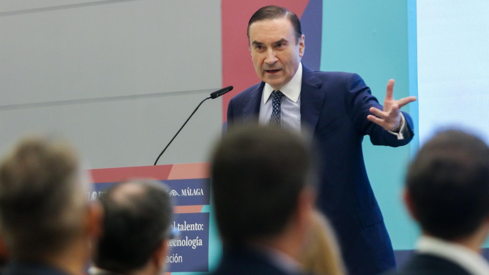 Pedro J. Ramírez, presidente ejecutivo y director de EL ESPAÑOL, durante su intervención en la apertura del foro 'Málaga en la vanguardia del talento: educación, innovación y tecnología. El desafío de la formación'.