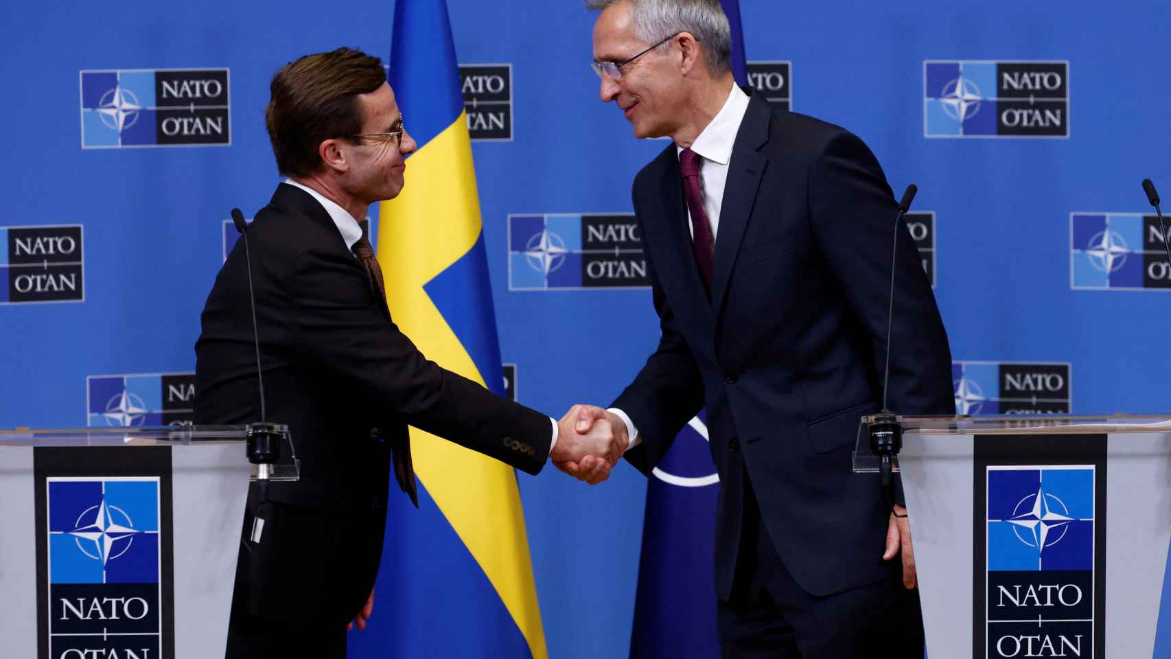 El secretario general de la OTAN, Jens Stoltenberg, durante una reunión con el nuevo primer ministro sueco,  Ulf Kristersson