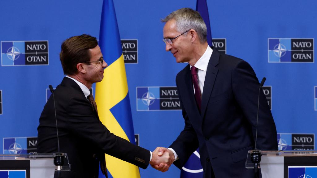 El secretario general de la OTAN, Jens Stoltenberg, durante su reunión este jueves con el nuevo primer ministro sueco,  Ulf Kristersson