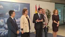 El consejero Suárez-Quiñones junto a representantes del Consejo de Dinamización