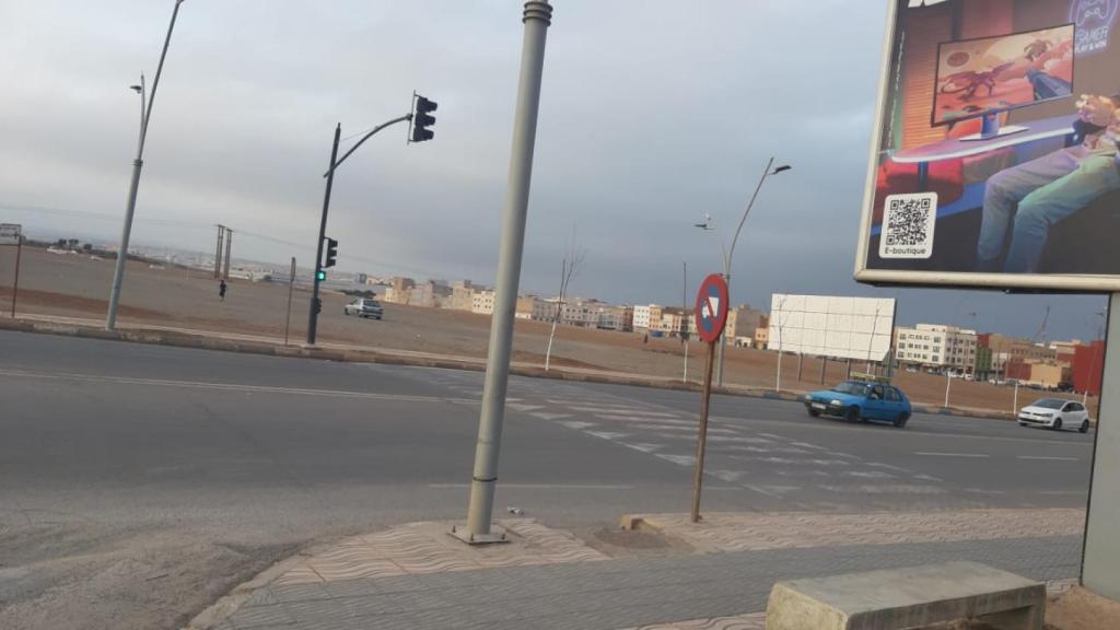 Obras de urbanización junto a la frontera de Melilla.