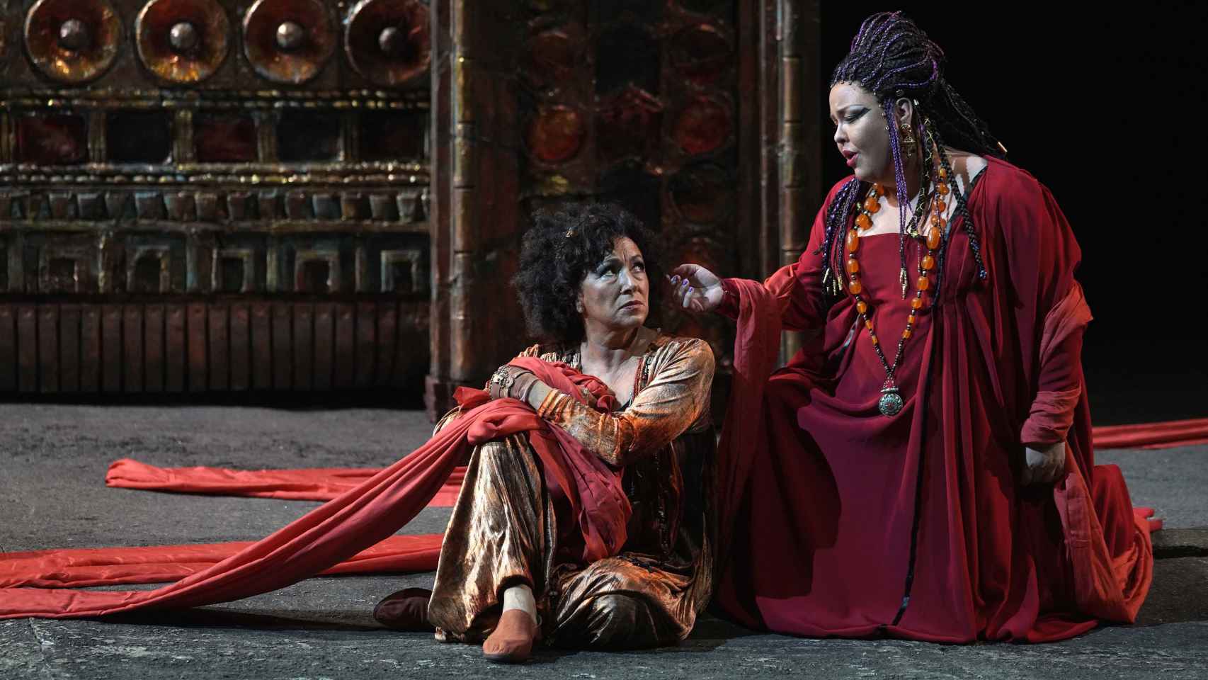 Krassimira Stoyanova (Aida) y Jamie Barton (Amneris) en un momento de la ópera