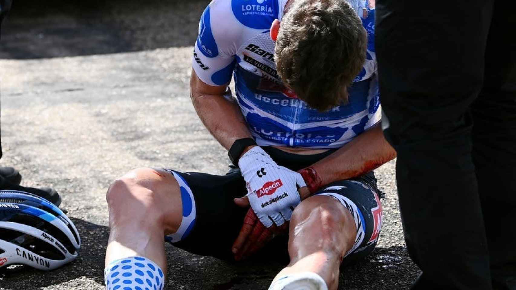 Jay Vine, tras su caída en La Vuelta