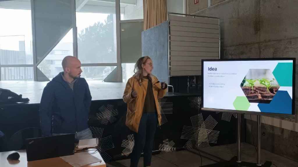 María Cabrero y Jesús Valverde durante la presentación de su proyecto.