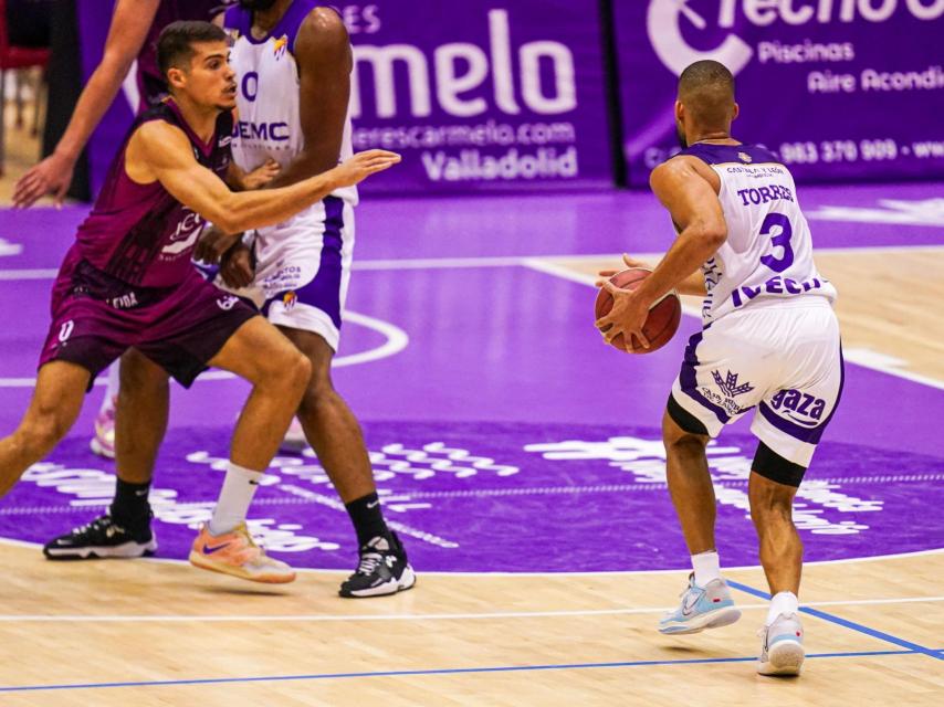 Imagen del partido entre el UEMC Valladolid Baloncesto y el Lleida, este sábado.