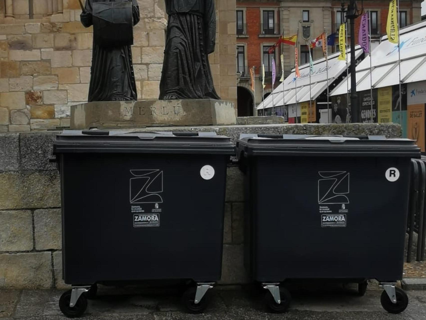 Contenedores frente al Merlú