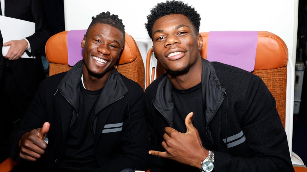 Camavinga y Tchouameni, en el avión del Real Madrid