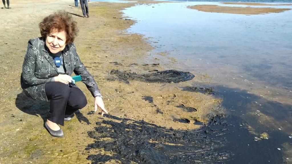 Tatjana Zdanoka, presidenta de la delegación de la Comisión de Peticiones del Parlamento Europeo, en febrero, durante su inspección al Mar Menor.