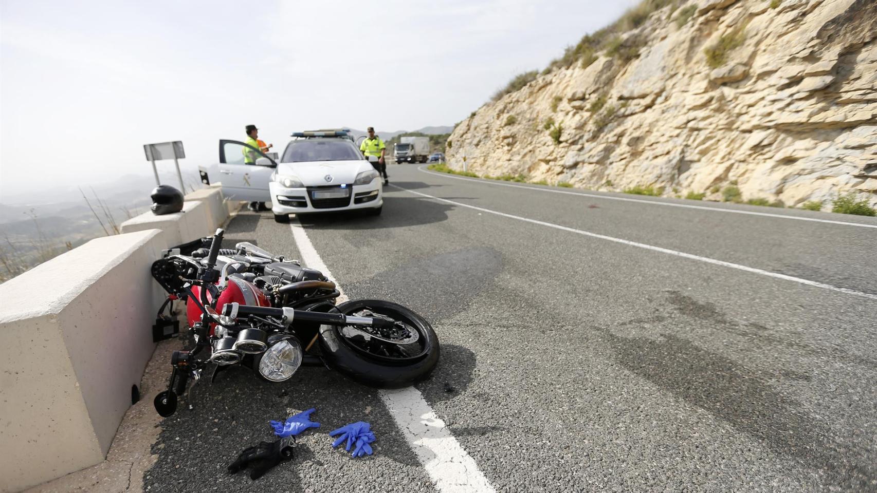 El accidente se produjo en la carretera CV-800, en el puerto de La Carrasqueta.