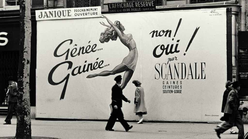 Ilse Bing: 'Scandale', 1947. © Estate of Ilse Bing / Victoria and Albert Museum, London