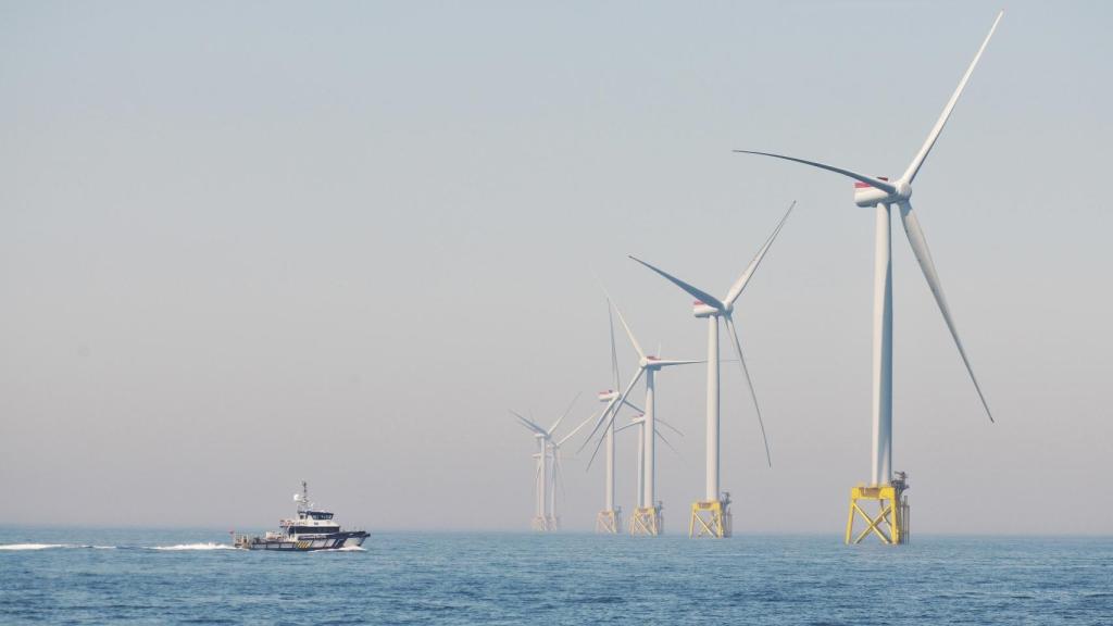 Molinos para energía eólica marina de Iberdrola.