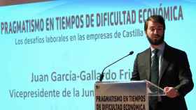 El vicepresidente de la Junta de Castilla y León, Juan García-Gallardo, ofrece la conferencia ‘Pragmatismo en tiempos de dificultad económica’.