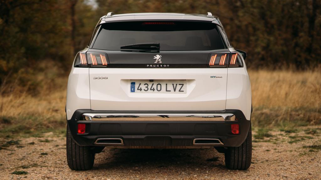 El Peugeot 3008 tiene dos versiones híbridas enchufables de 225 y 300 CV.