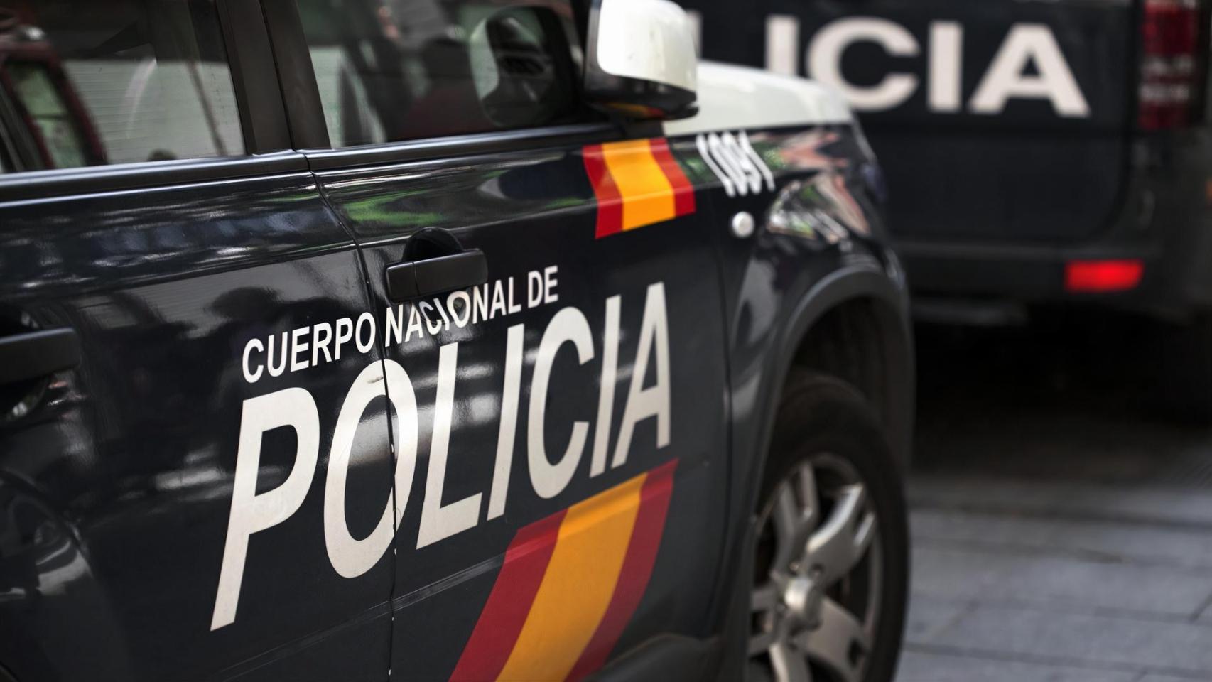 Detenido el portero de un bar por agredir con un fuerte puñetazo por la espalda a un joven en Valladolid