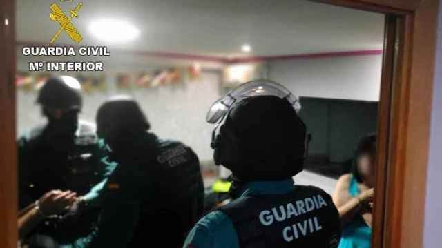 La Guardia Civil en el momento de la detención
