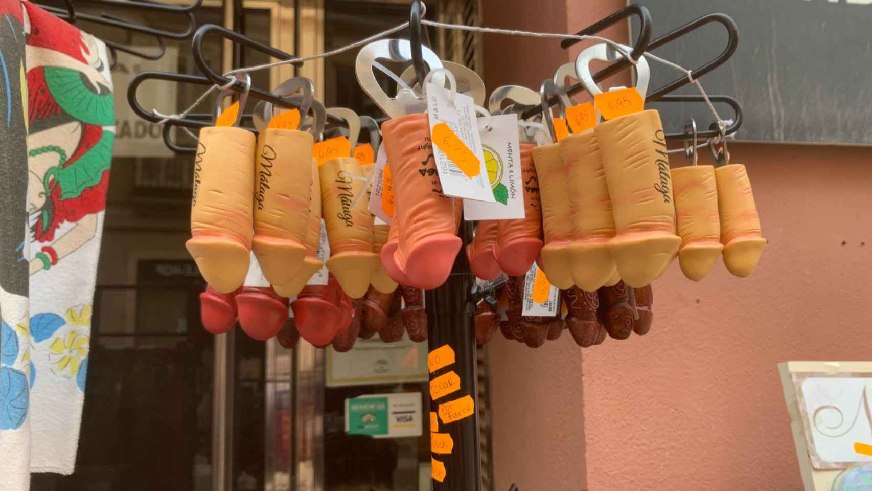 Los penes que se venden como souvenir en el centro de Málaga