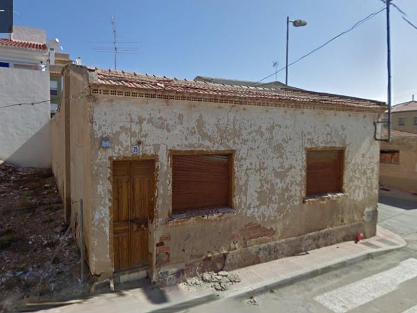 La casa okupa de la banda de ladrones en la calle Cartagena de Totana.