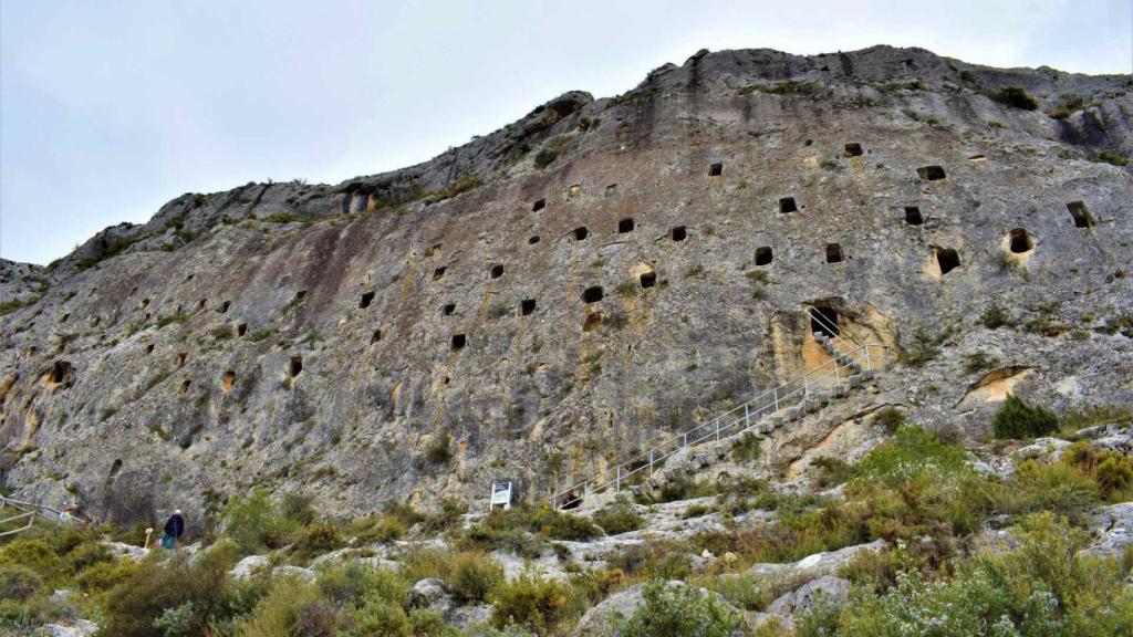 Les Covetes dels Moros en Bocairente.