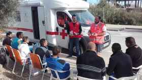Una de las caravanas de Cruz Roja.