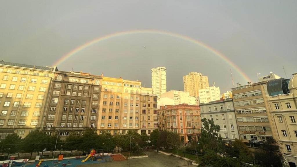El arco iris que se pudo ver esta mañana sobre A Coruña.