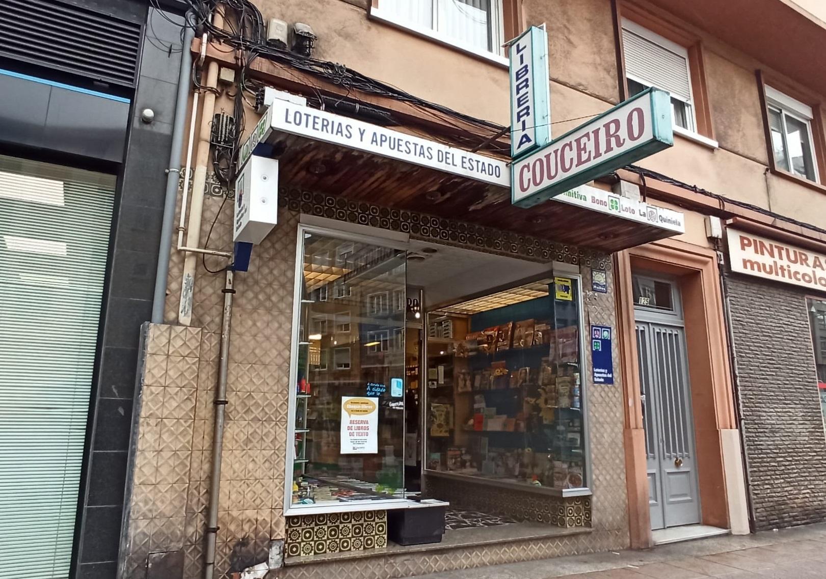 La Librería Couceiro en el número 125 de la Ronda de Outeiro de A Coruña (Quincemil).