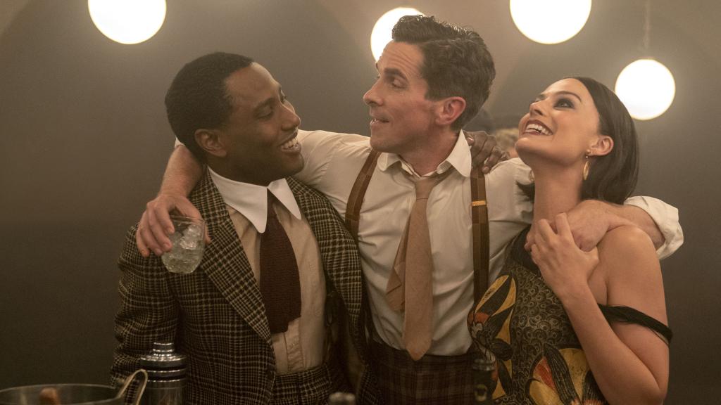 Christian Bale, Margot Robbie y John David Washington en 'Amsterdam'.