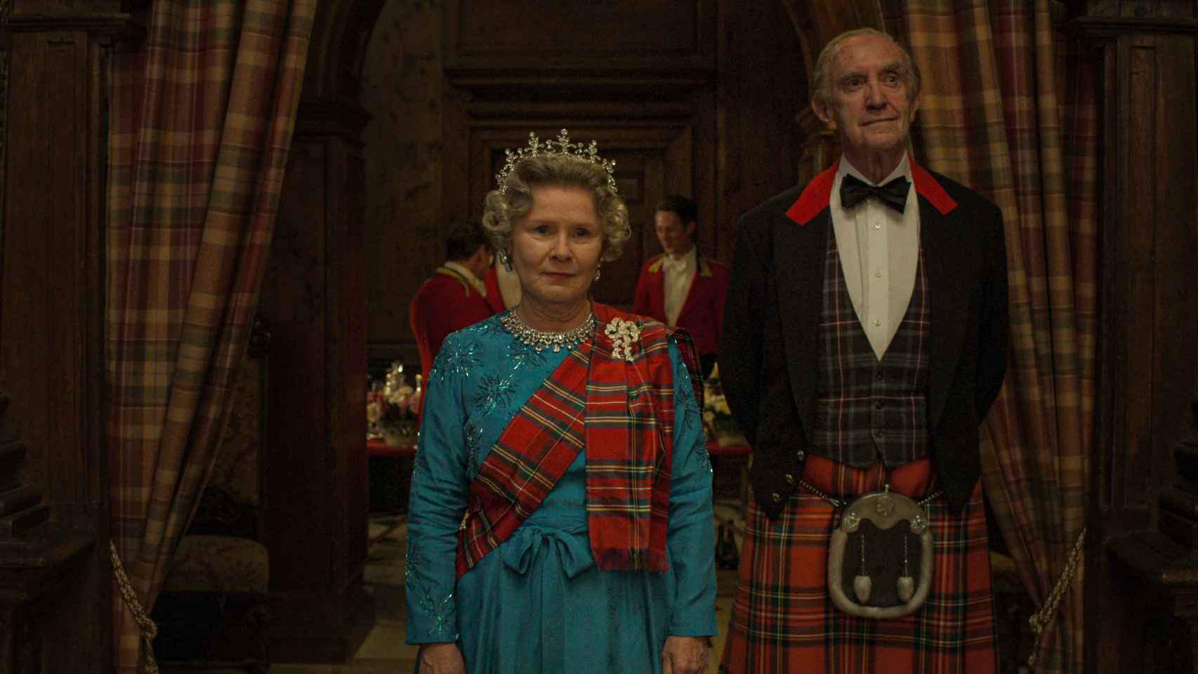 Imelda Staunton y Jonathan Pryce son Isabel II y Felipe de Edimburgo en la serie.