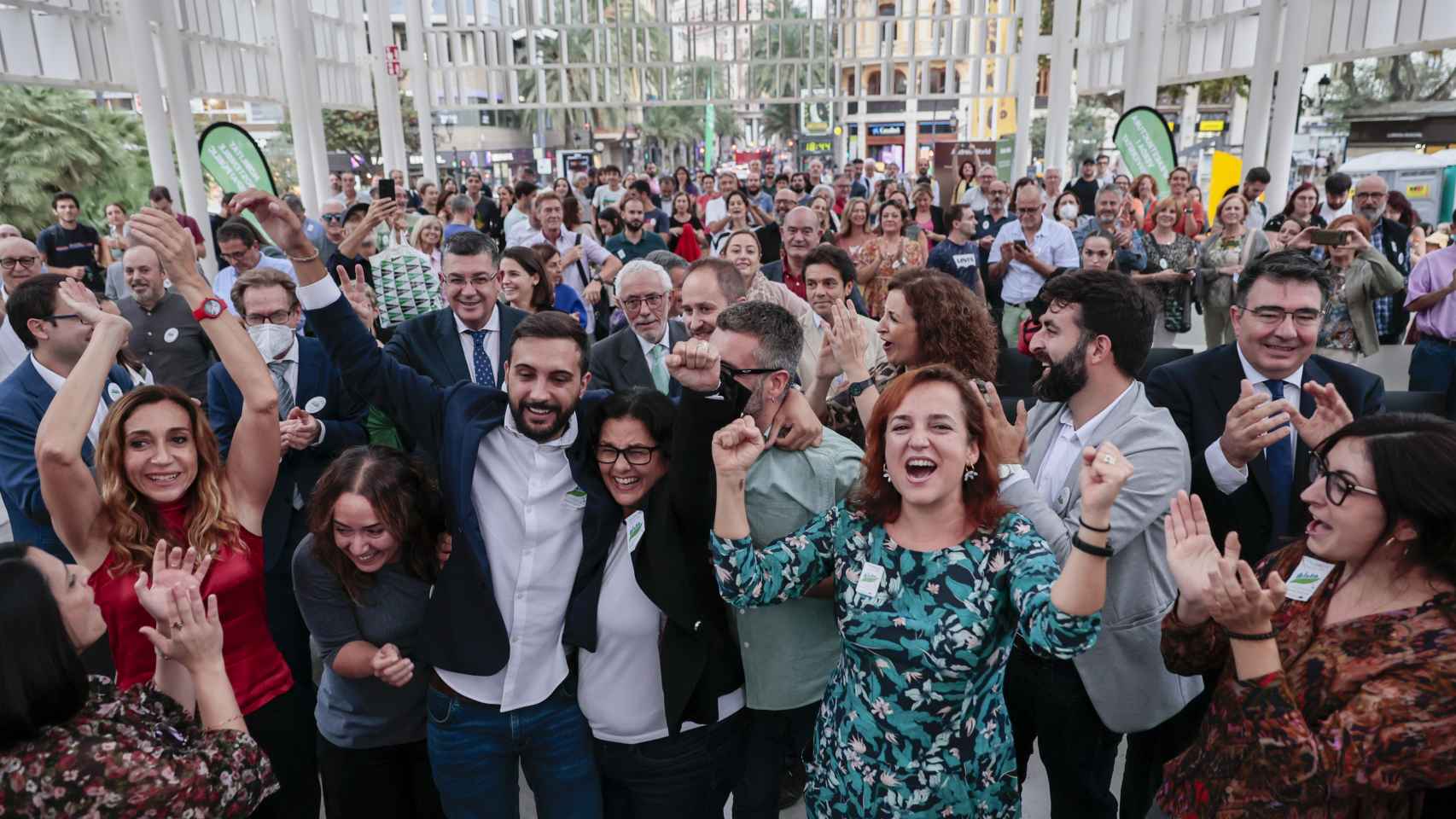 La celebración esta tarde en la plaza del Ayuntamiento de Valencia, donde se ha seguido la ceremonia.