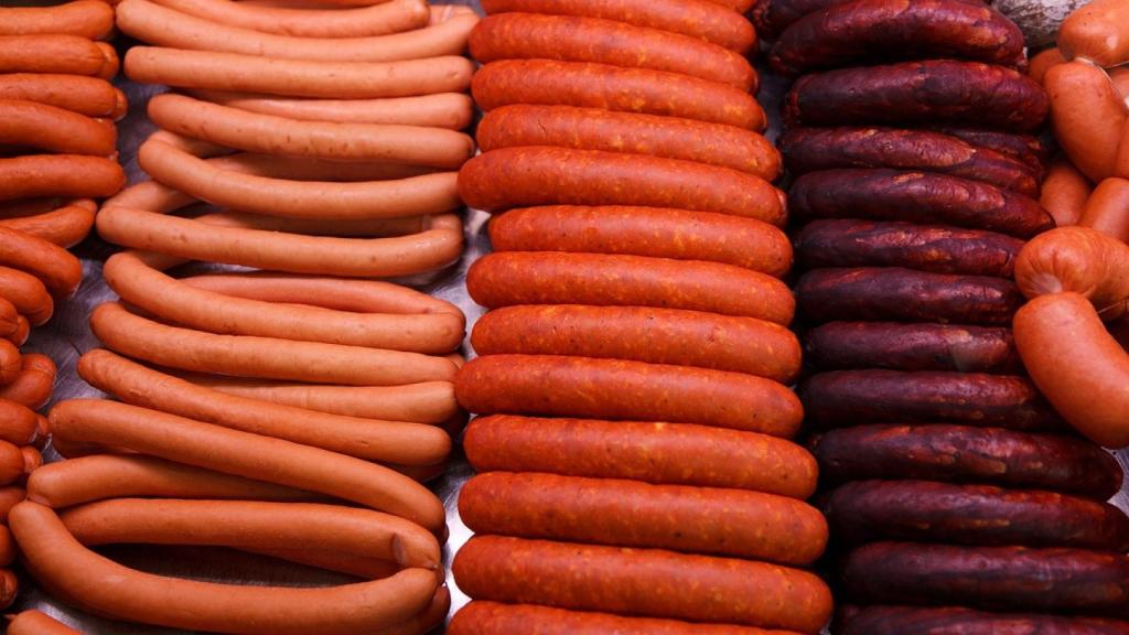 Diferentes tipos de salchichas, longanizas y morcillas.