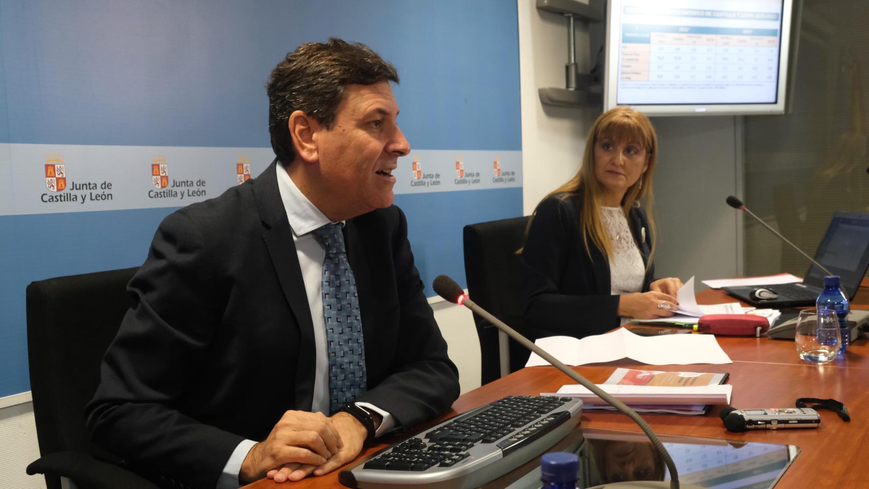 El consejero de Economía y Hacienda, Carlos Fernández Carriedo, presenta los presupuestos