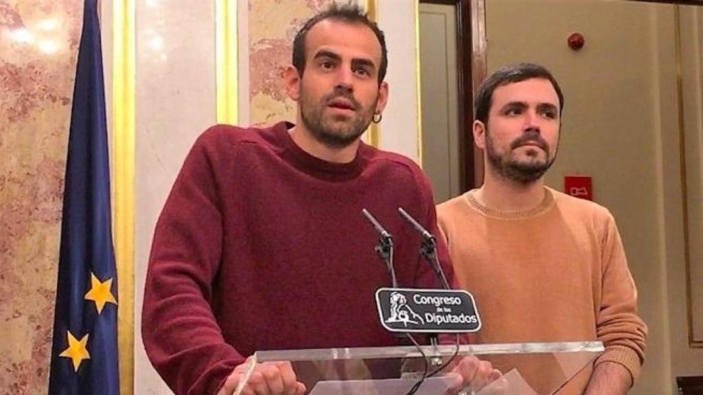 El diputado de IU Miguel Ángel Bustamante en una imagen de archivo con Alberto Garzón.