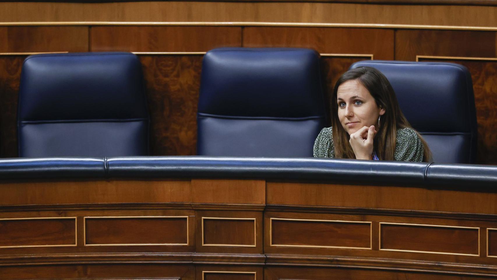 La ministra de Derechos Sociales y Agenda 2030, Ione Belarra, durante un pleno del Congreso de los Diputados.