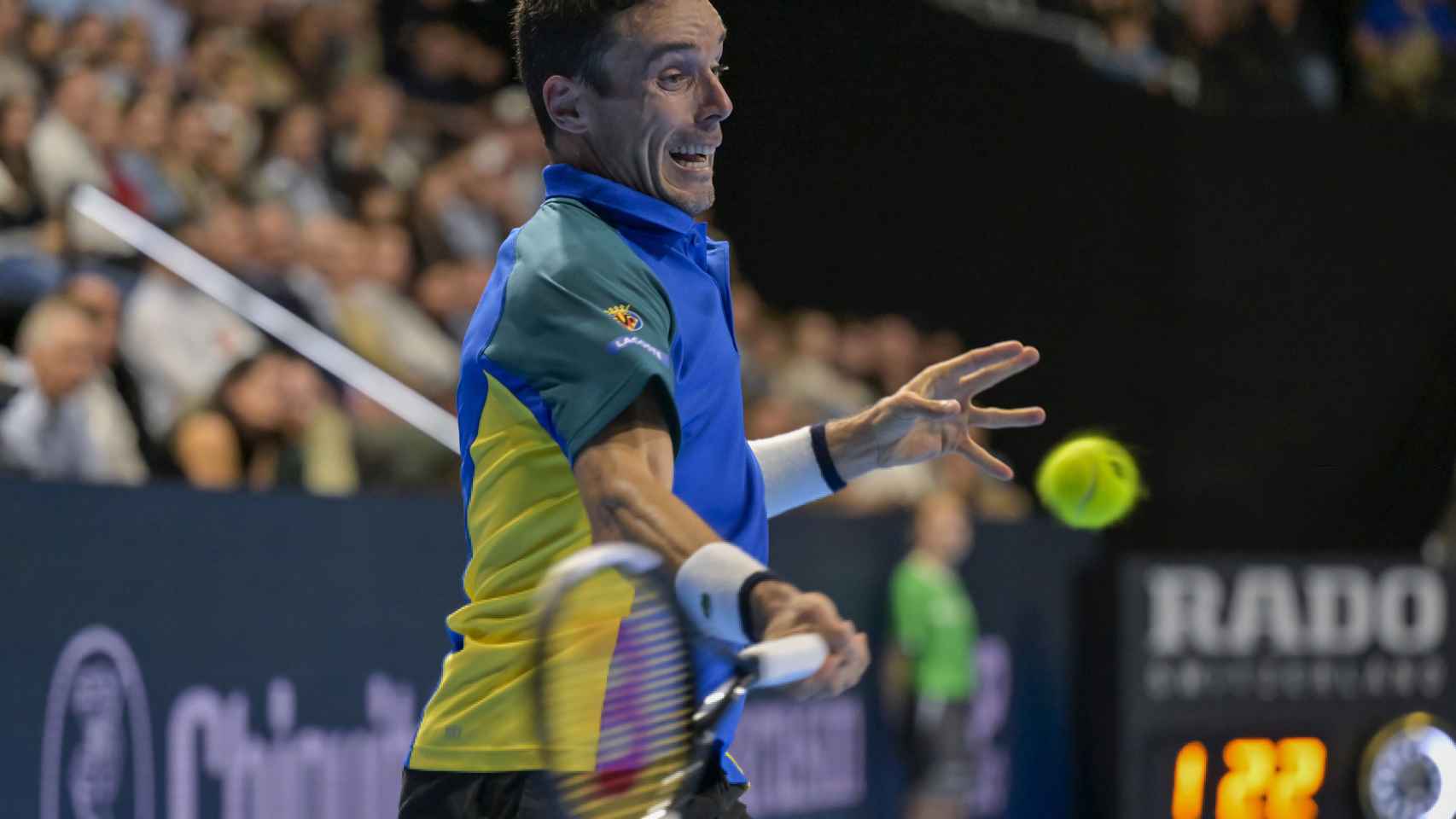 Roberto Bautista golpea una derecha en el ATP 500 de Basilea