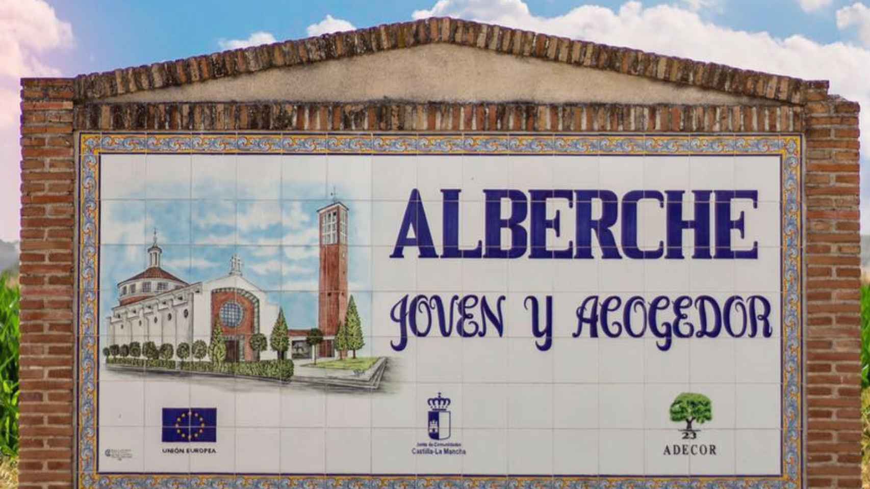 Así es la bienvenida al municipio toledano de Alberche. Foto: Facebook oficial del Ayuntamiento