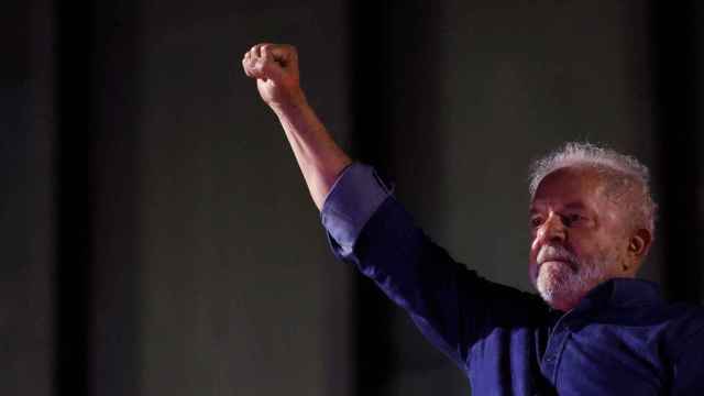 Lula, celebrando su victoria en las elecciones.