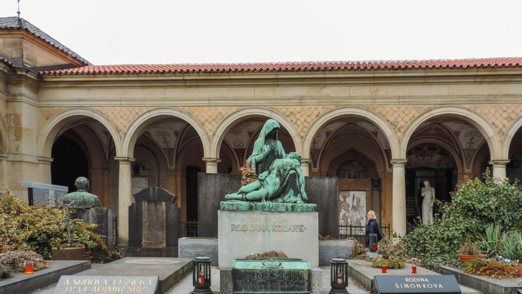 Cementerio de Vyšehrad, Praga