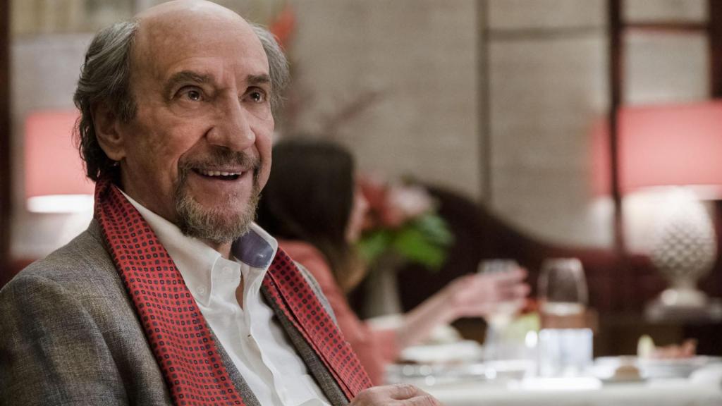 F. Murray Abraham en la temporada 2 de 'The White Lotus'.