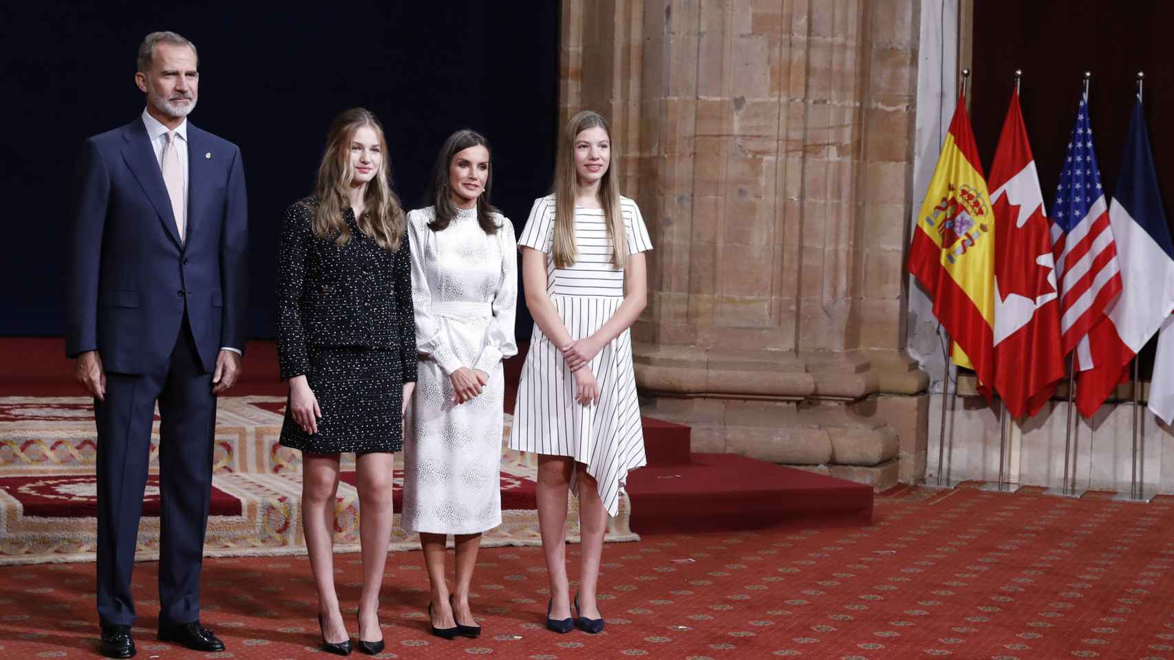 Los reyes junto a sus hijas, la princesa Leonor y la infanta Sofía.