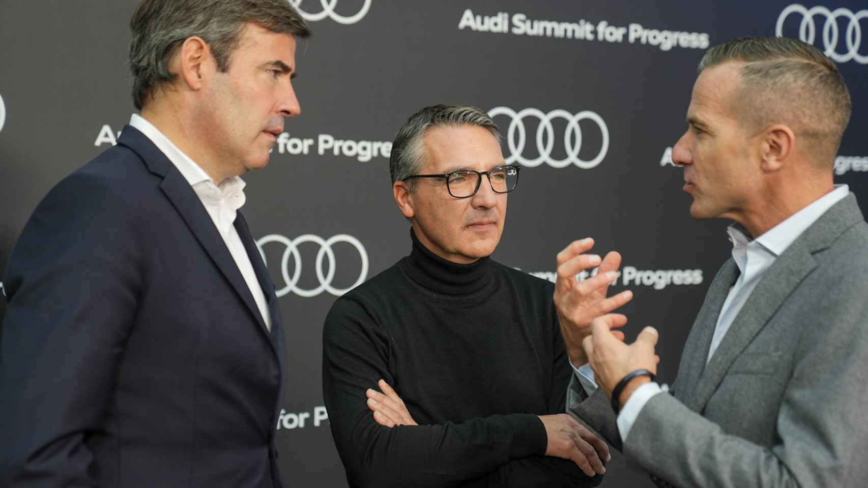 José Miguel Aparicio (director de Audi España), César Muntada (Iluminación en Audi AG) y Henrik Wenders (CMO en Audi AG).