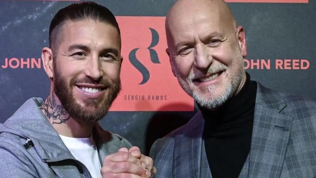 El futbolista Sergio Ramos y el empresario Rainer Schaller en la presentación del su gimnasio en Madrid.