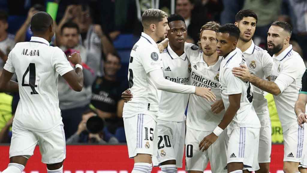 Los jugadores del Real Madrid celebrando el gol de Modric.