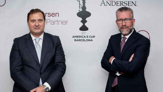 Firma del acuerdo entre Andersen y la Copa América de Vela