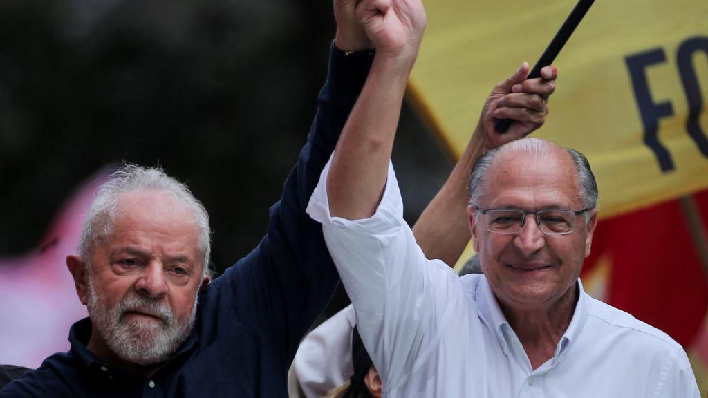 Geraldo Alckmin y Lula da Silva durante la campaña.
