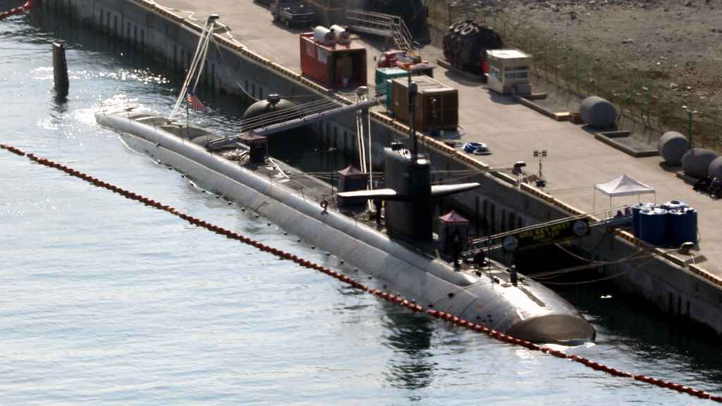 El submarino de propulsión nuclear Key West (EEUU) anclado en Busán, Corea del Sur.
