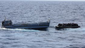 La marina italiana rescata a un grupo de migrantes cerca de la isla de Lampedusa.