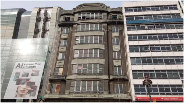 Edificio del Cine Avenida en A Coruña.