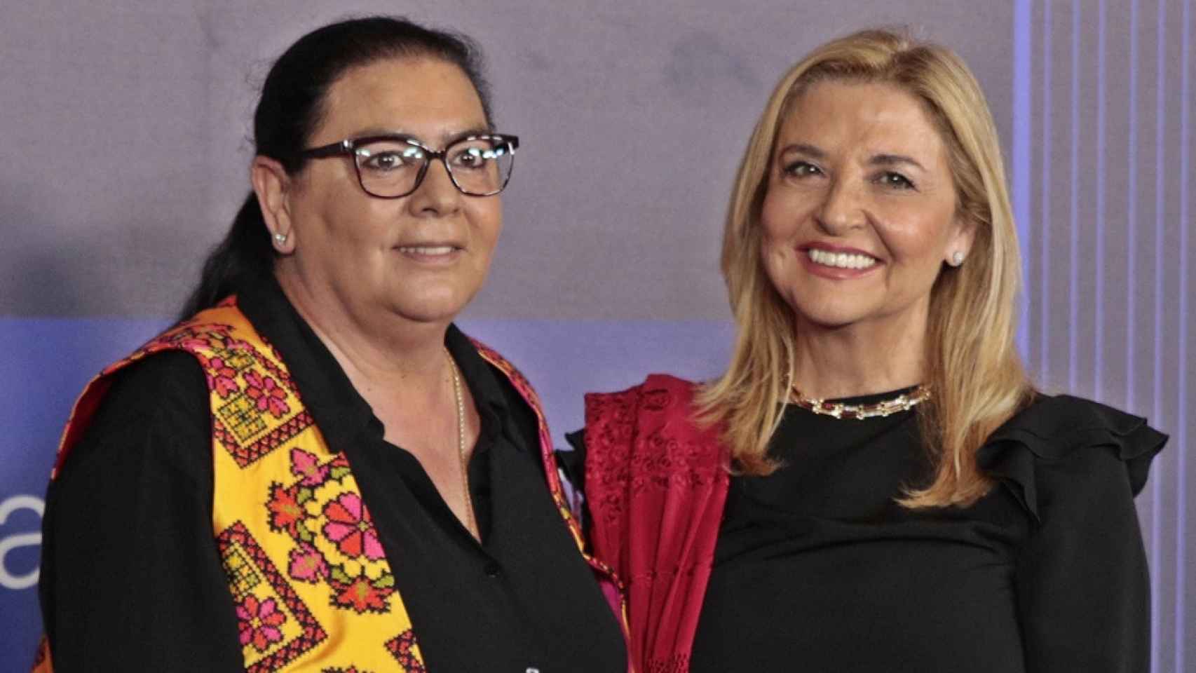 María del Monte y la periodista Inmaculada Casal en la entrega de los Premios Planeta 2022