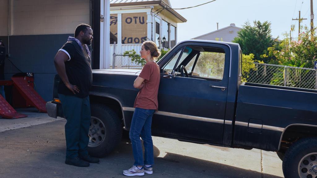 Brian Tyree Henry y Jennifer Lawrence en 'Causeway'.